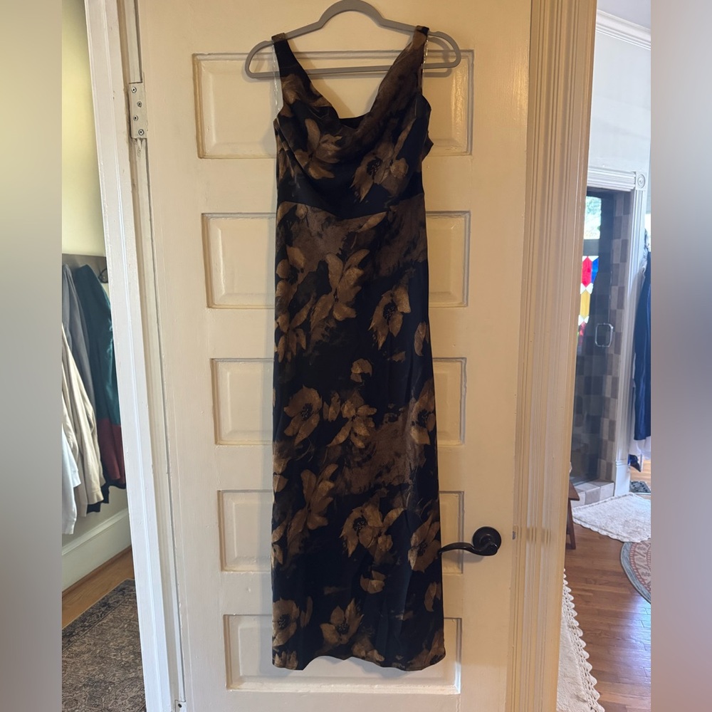 Showpo Dara Midi Dress - Picture 3 of 4